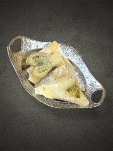 بسطيق بالفستق الحلبي (قطعة)